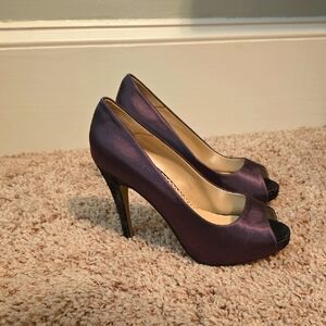 Caparros Purple Peep-Toe Heels With Black Lace Detail Size 8B (Bin 12)